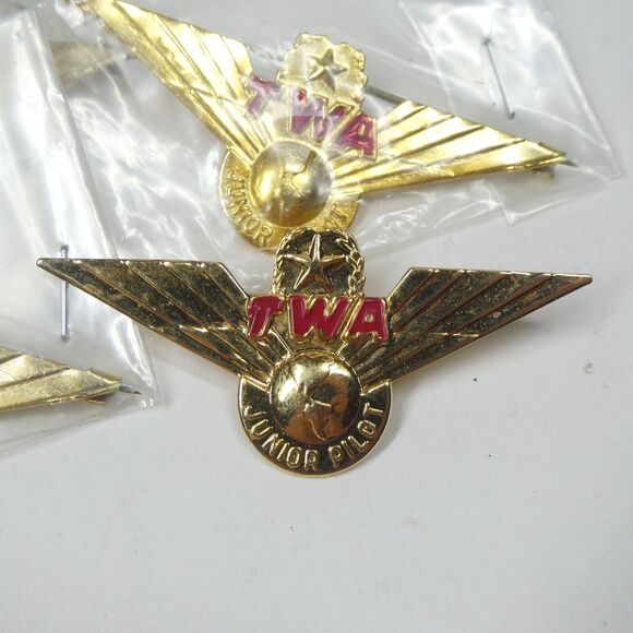 TWA Junior Pilot Wings Pins Lot of 4 Vintage Goldtone Metal - Picture 2 of 5